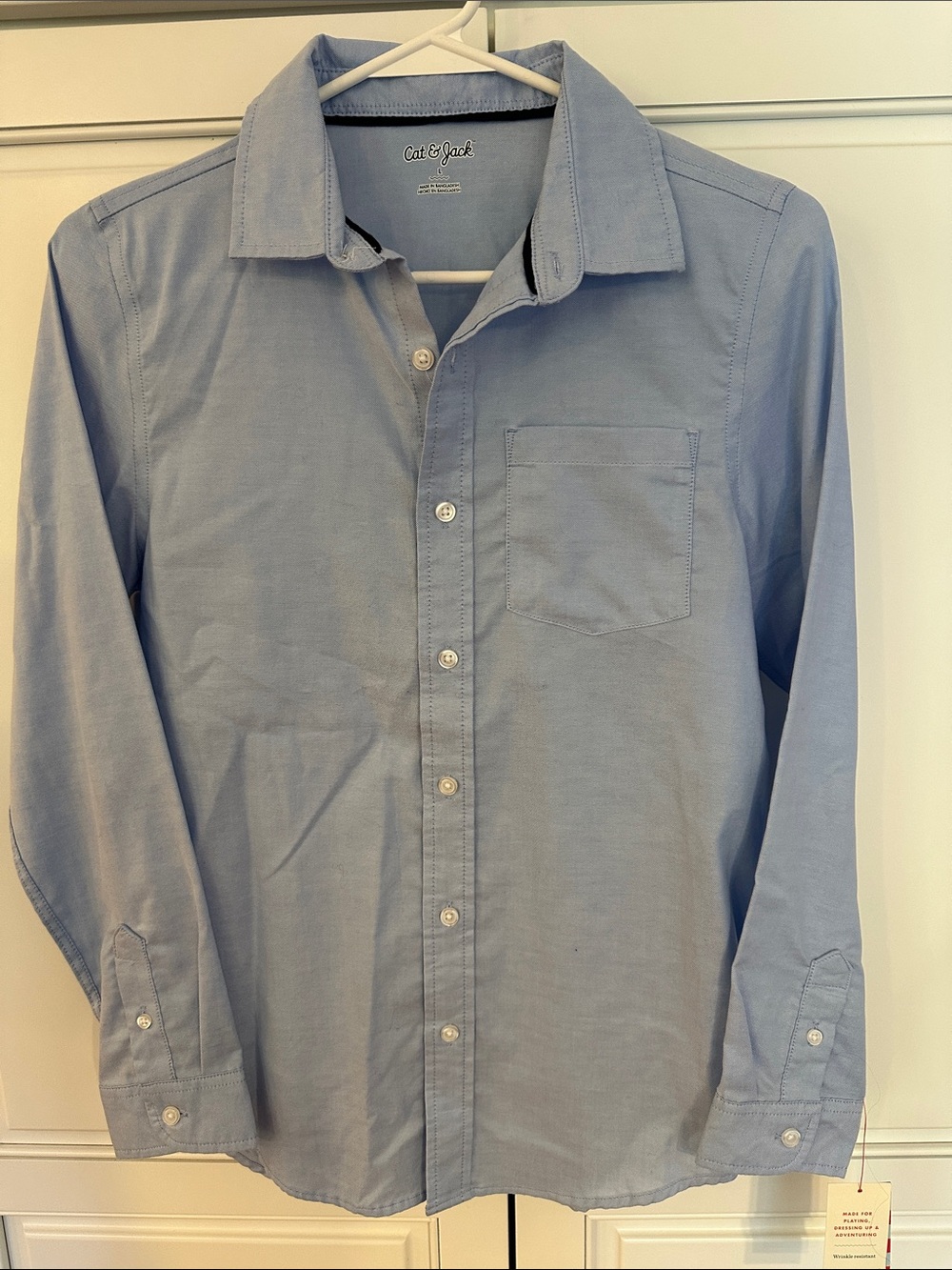 Cat & Jack Men's Light Blue women’s Button-Down Shirt.SizeL. NWT